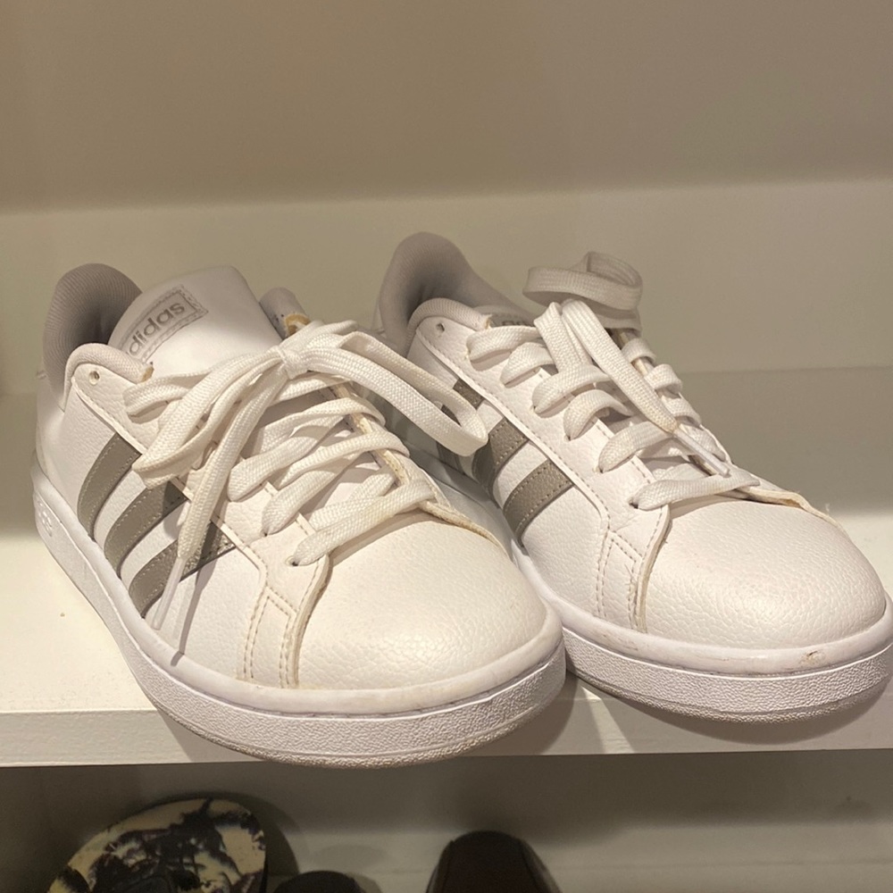 Adidas Grand Court sneakers womens size 7